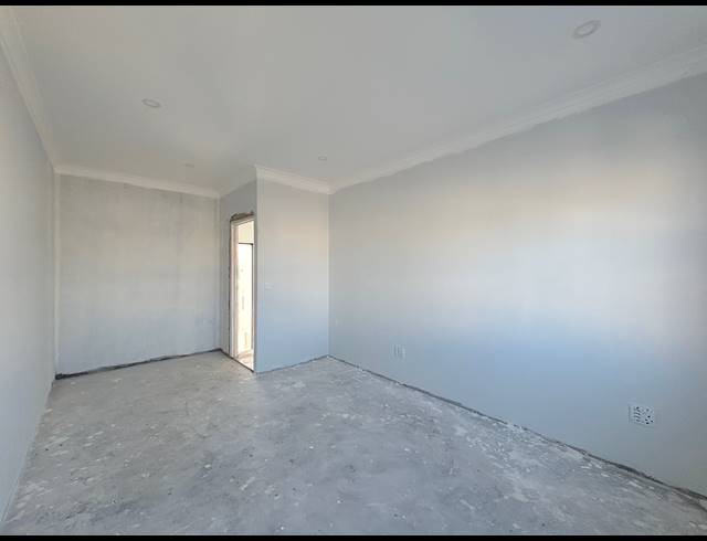 4 BEDROOM HOUSE FOR SALE IN SANDOWN